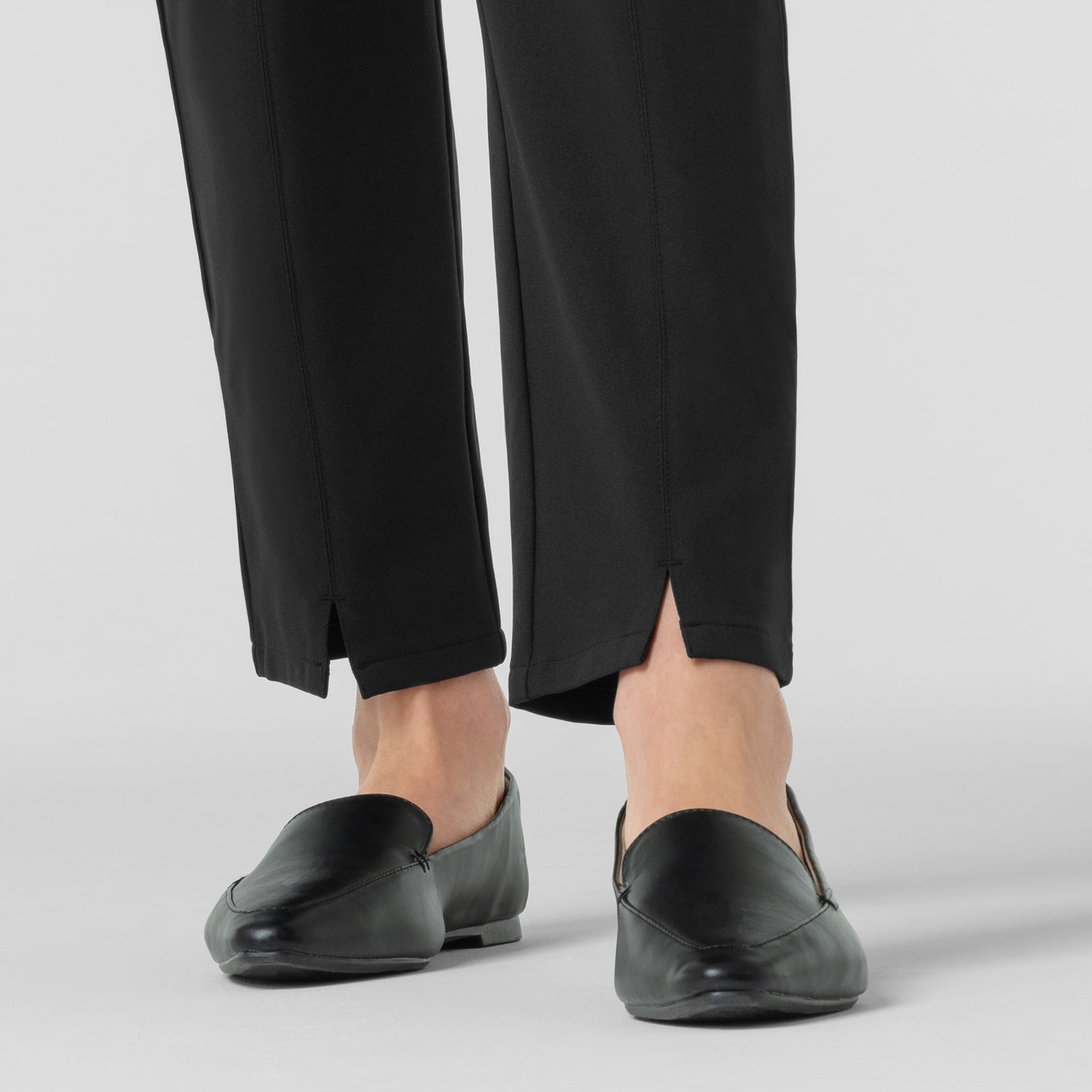 BLK Women's Tapered Ankle Scrub Pant Black hemline detail