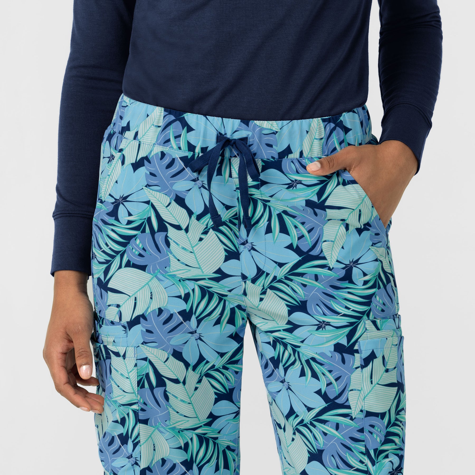 Women Printed Double Cargo Scrub Pant - Breezy Palms waistband