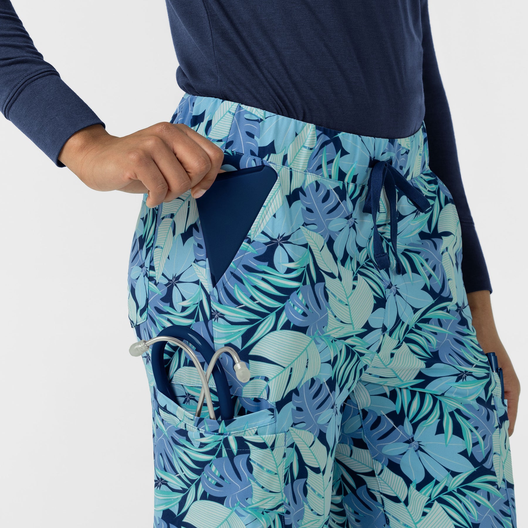 Women Printed Double Cargo Scrub Pant - Breezy Palms cargo pocket